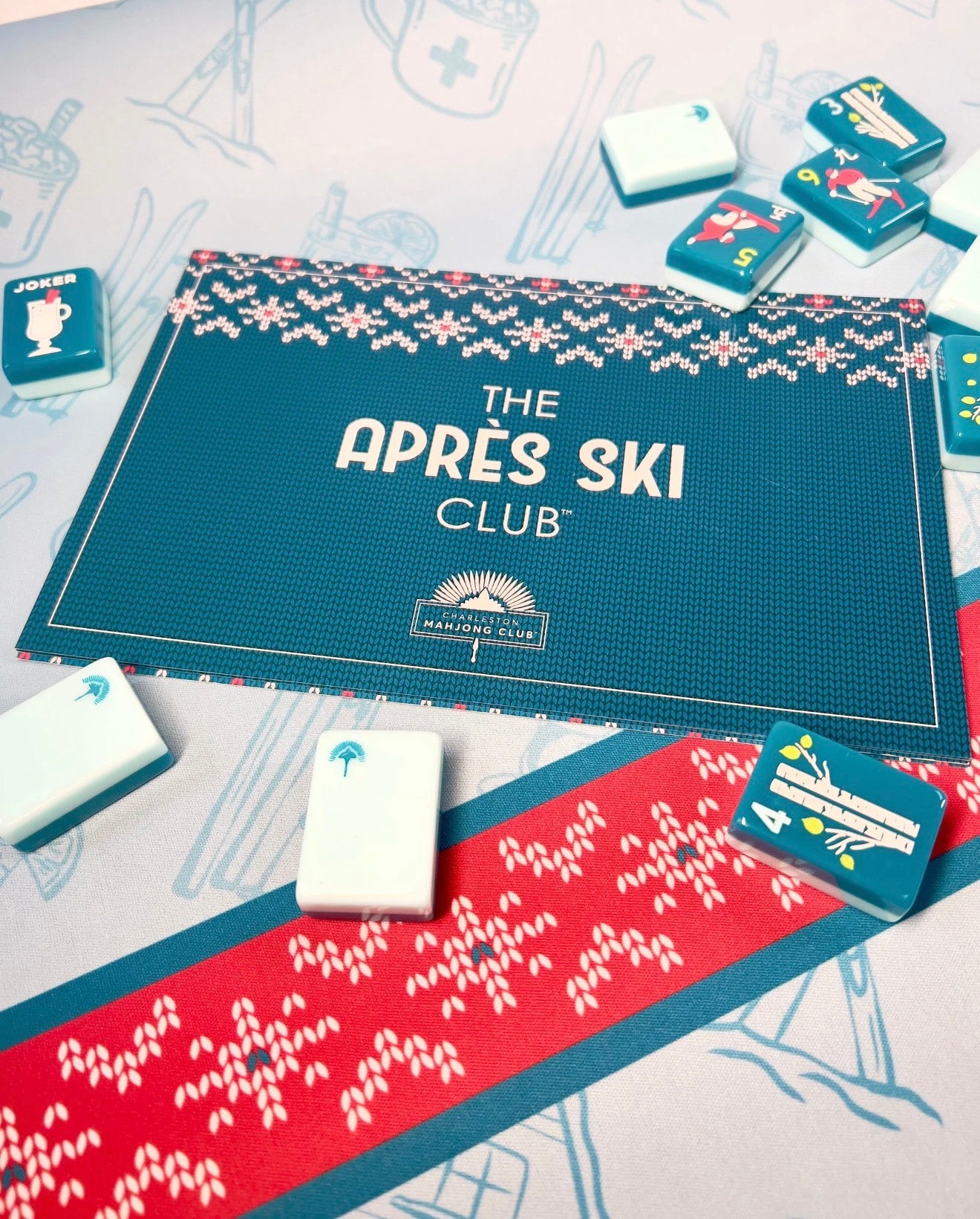 Ski Club Mat- Red Sweater Border & Toile Pattern w/ Carrying Bag