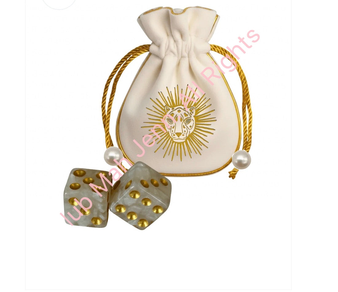 CLUB MAH JENN
Mother of Pearl
Luxury Dice in
Queen of Jokers
Bag - PRE-ORDER
December
Earliest Est
Arrival