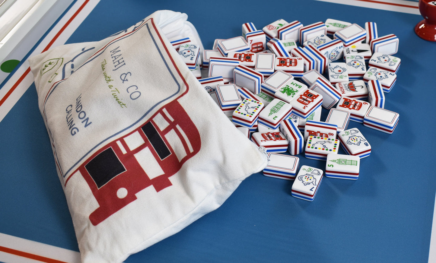 London-inspired mahjong tile set